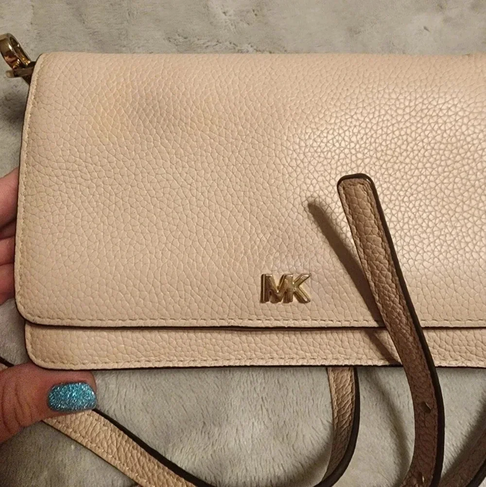 Michael Kors Soft Pink Leather Crossbody Purse